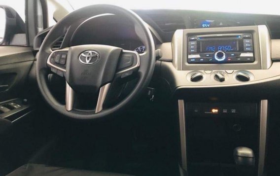 Selling 2nd Hand Toyota Innova 2019 in Makati-5