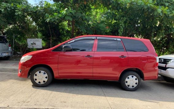 Selling Red Toyota Innova 2016 at 17000 km in Quezon City