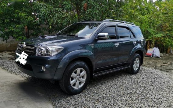 2nd Hand Toyota Fortuner 2010 for sale in Apalit-1