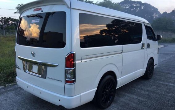 2nd Hand Toyota Hiace 2015 at 48000 km for sale-9