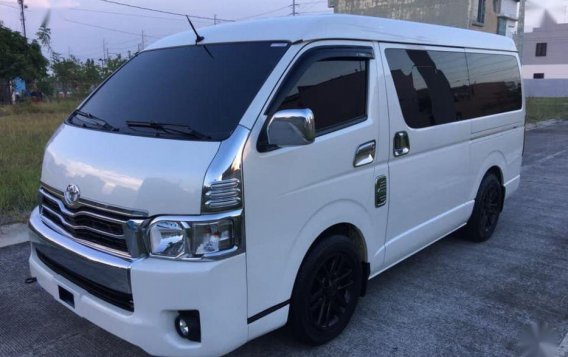 2nd Hand Toyota Hiace 2015 at 48000 km for sale-7