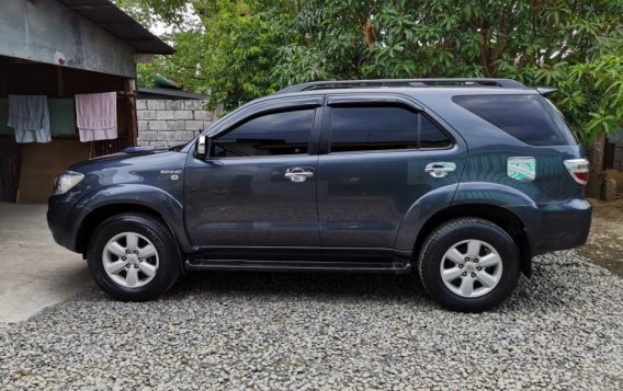 2nd Hand Toyota Fortuner 2010 for sale in Apalit-2