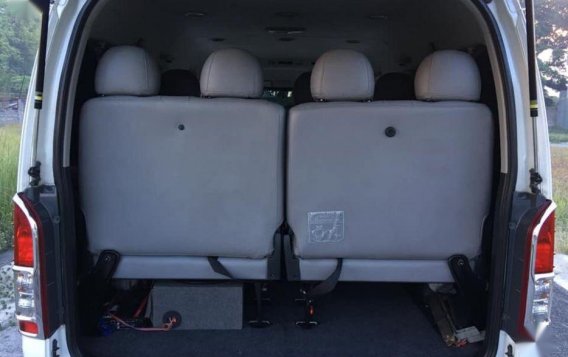2nd Hand Toyota Hiace 2015 at 48000 km for sale-1
