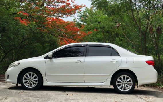 Selling 2nd Hand Toyota Corolla Altis 2010 in Parañaque-1