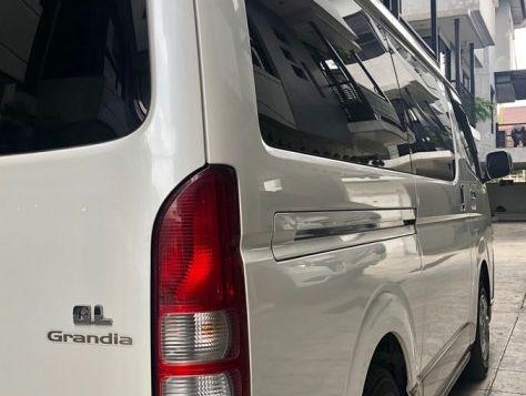 Sell 2nd Hand 2013 Toyota Hiace at 36000 km in Pasig-10