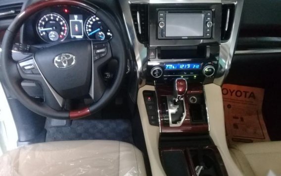 Sell 2nd Hand 2016 Toyota Alphard at 15000 km in Quezon City-4