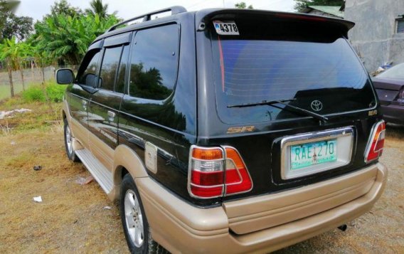 2nd Hand Toyota Revo 2004 Manual Diesel for sale in Gapan-2