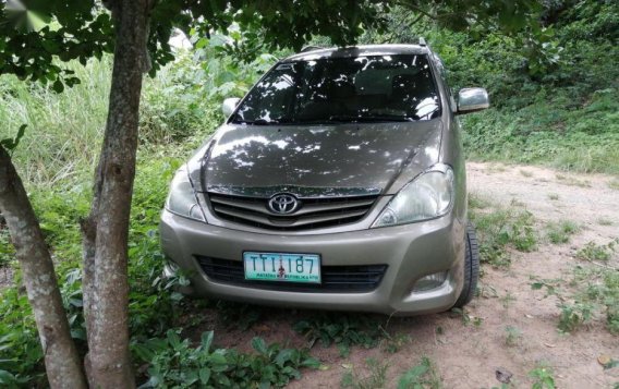 Selling 2nd Hand Toyota Innova 2011 in Bambang-4