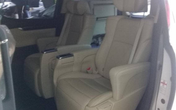 Sell 2nd Hand 2016 Toyota Alphard at 15000 km in Quezon City-5