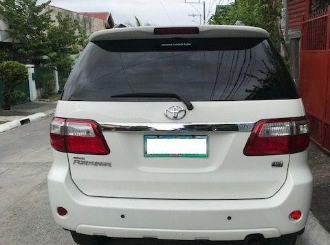 2nd Hand Toyota Fortuner 2011 at 120000 km for sale-2