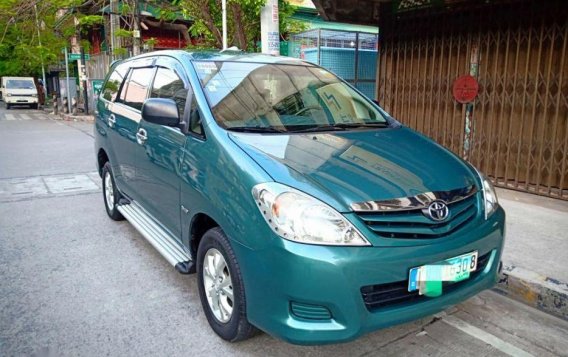 Sell 2nd Hand 2010 Toyota Innova at 70000 km in Manila