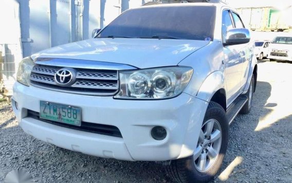 Selling Toyota Fortuner 2009 at 70000 km in Cainta-1