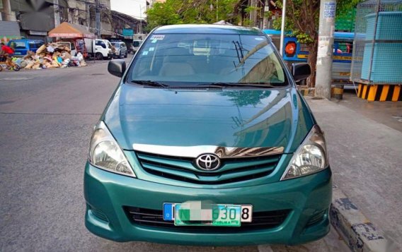 Sell 2nd Hand 2010 Toyota Innova at 70000 km in Manila-7