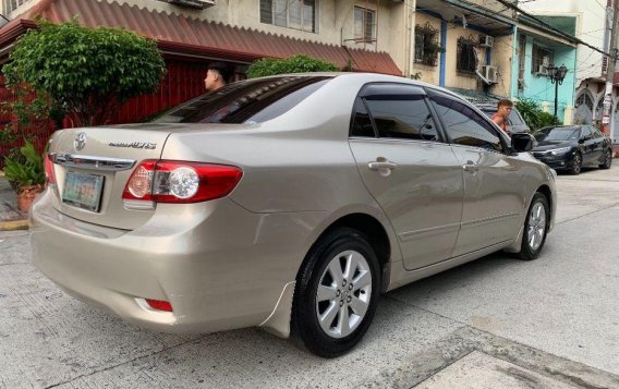 2nd Hand Toyota Corolla Altis 2012 at 60000 km for sale in Manila-3