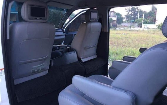 Selling 2nd Hand Toyota Hiace 2015 Automatic Diesel at 50000 km in Imus-7