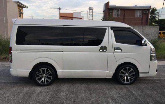 Selling 2nd Hand Toyota Hiace 2015 Automatic Diesel at 50000 km in Imus