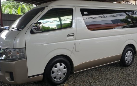 Selling White Toyota Hiace 2017 at 10000 km in Quezon City-1