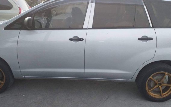 Silver Toyota Innova 2013 for sale Manual-4