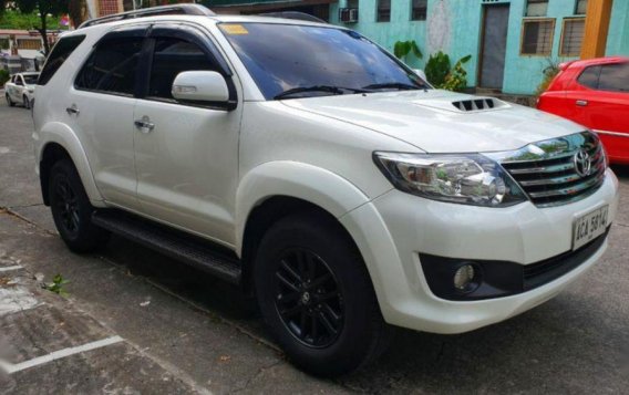 Sell Pearl White 2014 Toyota Fortuner in Caloocan-2