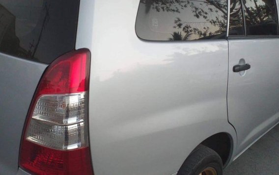 Silver Toyota Innova 2013 for sale Manual-3