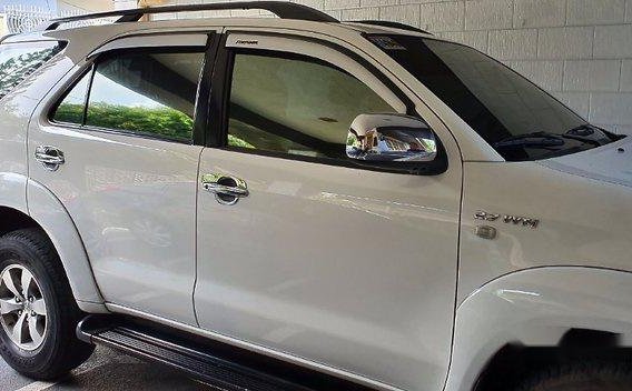 White Toyota Fortuner 2008 Automatic Gasoline for sale -5