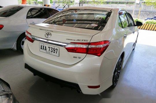 White Toyota Corolla Altis 2015 for sale Automatic-4