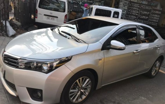 Selling Toyota Altis 2013 Manual Gasoline in Manila-3