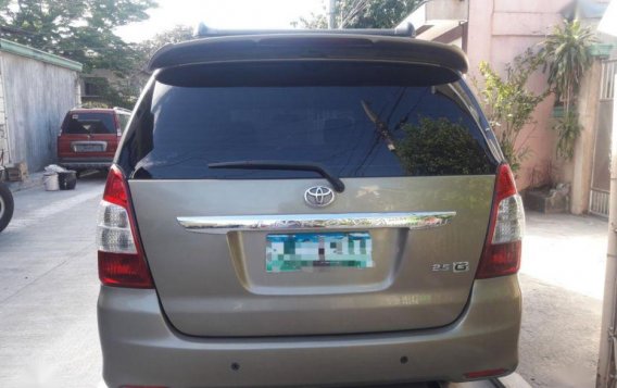 Selling 2nd Hand Toyota Innova 2013 in Quezon City-1