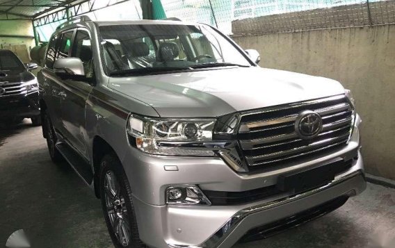Toyota Land Cruiser 2019 Automatic Diesel for sale in Quezon City-7