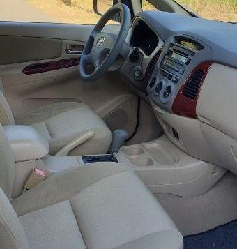 2nd Hand Toyota Innova 2006 at 75000 km for sale-9