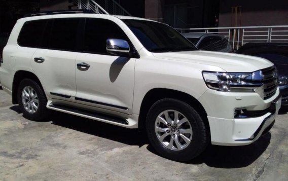 2nd Hand Toyota Land Cruiser 2017 Automatic Diesel for sale in Quezon City-3