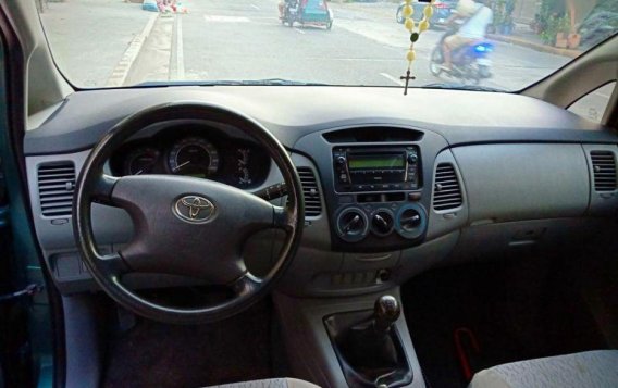 Sell 2nd Hand 2010 Toyota Innova at 70000 km in Manila-4