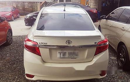 Selling White Toyota Vios 2017 Manual Gasoline in Quezon City-2