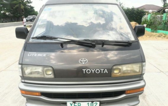Selling Toyota Lite Ace 2002 Automatic Diesel in Santa Rosa-2