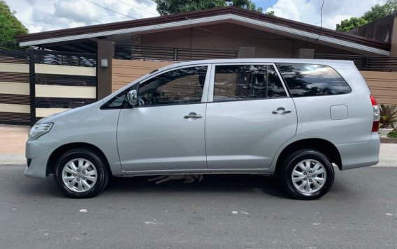 Selling 2nd Hand Toyota Innova 2012 Manual Gasoline at 19554 km in Caloocan-2