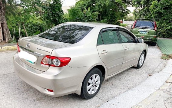 Selling 2nd Hand Toyota Altis 2011 Manual Gasoline at 66000 km in Bacoor-3