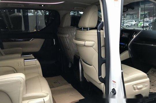 Pearl White Toyota Alphard 2016 at 15000 km for sale-5
