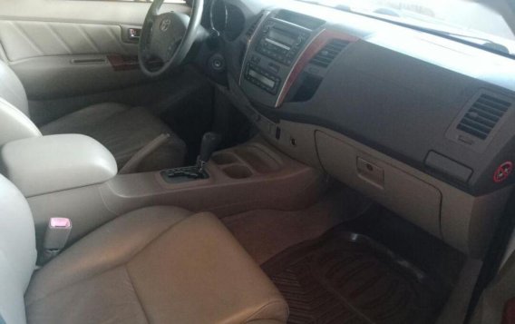 Selling Toyota Fortuner 2010 Automatic Diesel in Quezon City-6