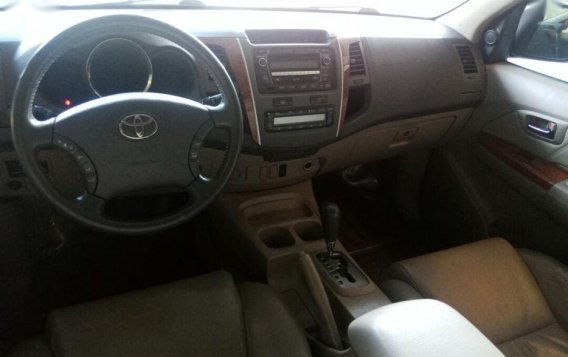 Selling Toyota Fortuner 2010 Automatic Diesel in Quezon City-5