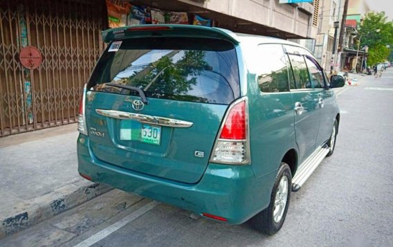 Sell 2nd Hand 2010 Toyota Innova at 70000 km in Manila-10