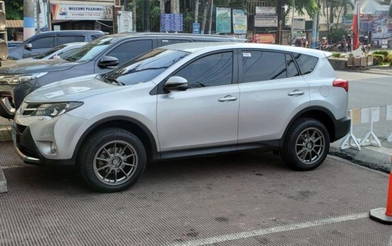 2013 Toyota Rav4 for sale in Quezon City-4