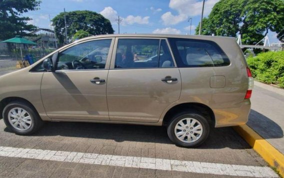 Selling 2nd Hand Toyota Innova 2013 in Quezon City-2