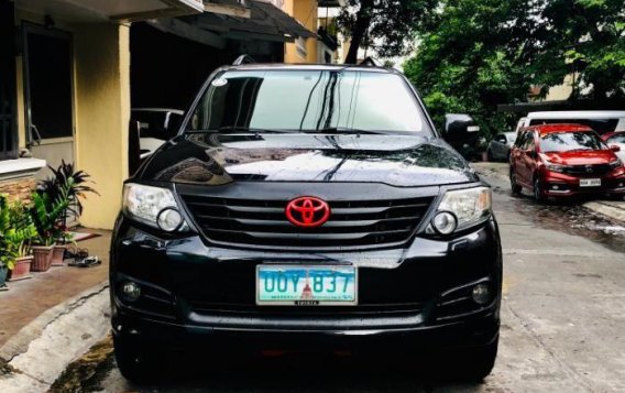 Selling Black Toyota Fortuner 2012 at 79000 km in Quezon City-1