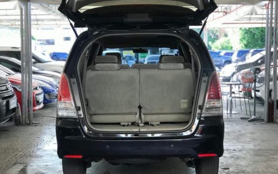 Selling Toyota Innova 2010 at 85000 km in Makati-8