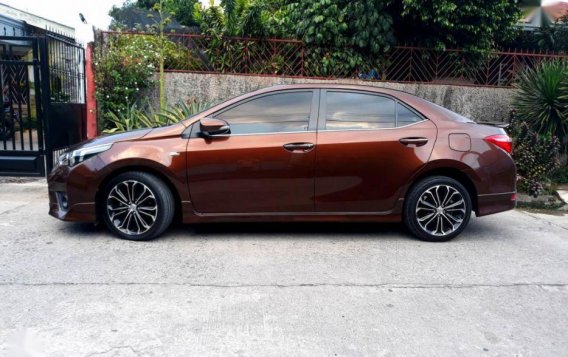 2nd Hand Toyota Corolla Altis 2014 at 36000 km for sale in Angeles