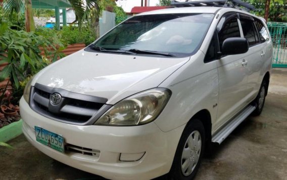 Selling 2nd Hand Toyota Innova 2005 Manual Diesel at 120000 km in Cainta-1