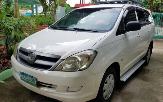 Selling 2nd Hand Toyota Innova 2005 Manual Diesel at 120000 km in Cainta-1