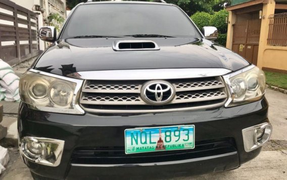 2nd Hand Toyota Fortuner 2010 at 60000 km for sale-3