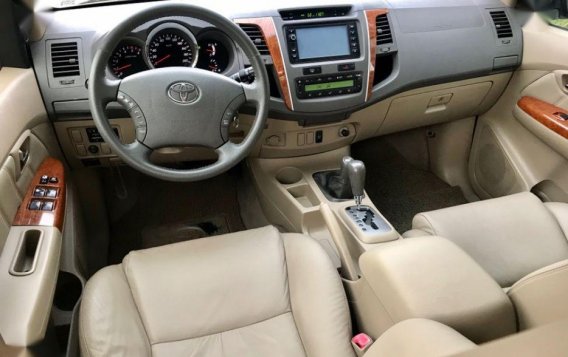 2nd Hand Toyota Fortuner 2010 at 60000 km for sale-8