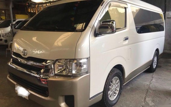 Selling 2nd Hand Toyota Hiace 2015 Automatic Diesel at 20000 km in Pasig